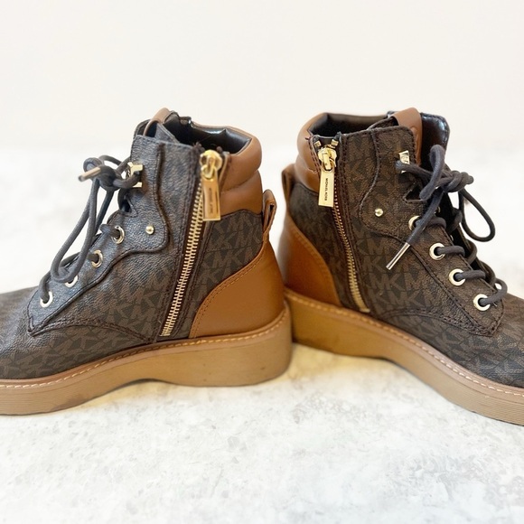 Michael Michael Kors Trudy Logo Boots Initials Brown Lace Up Womens 7.5 Booties - Picture 3 of 9